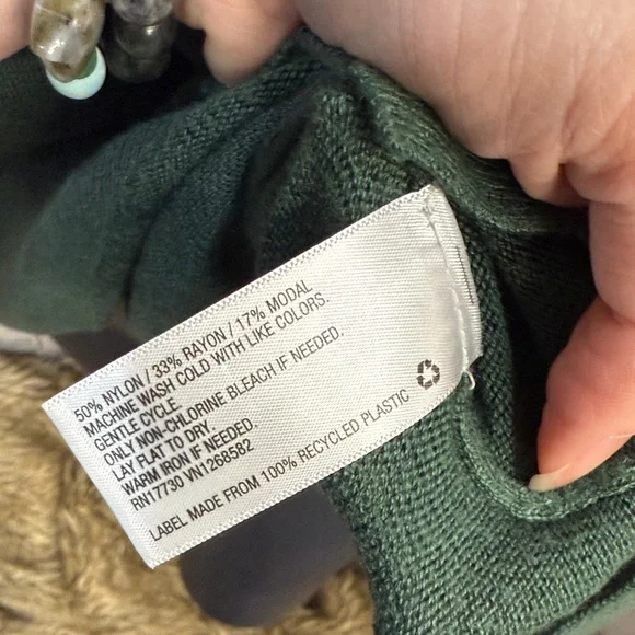 Ava & Viv Green V-Neck Sweater - Picture 6 of 6